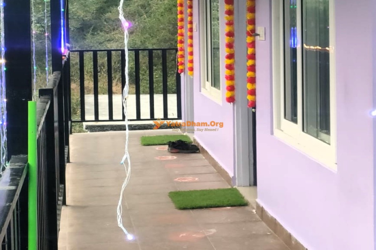 Twin Sharing Room near Shri Kainchi Dham Temple